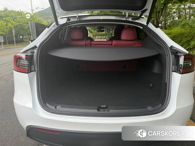 Tesla Model Y 2023 Белый из Кореи, фото 2