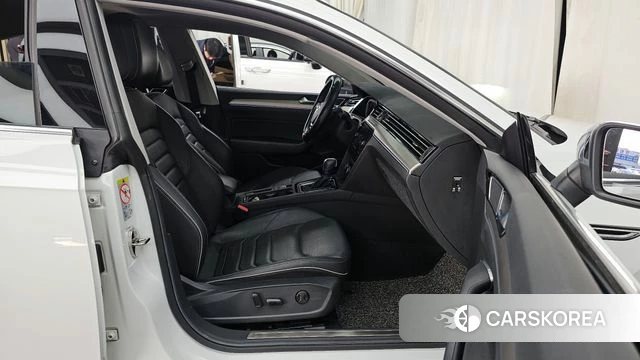 Volkswagen Arteon 2020 Белый из Кореи, фото 2