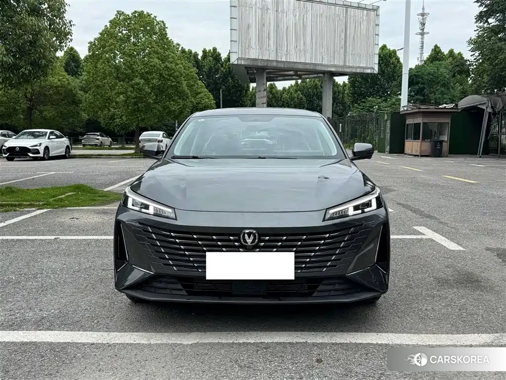 Chang'an Yidong PHEV 2026 Silver/gray из Китая, фото 2