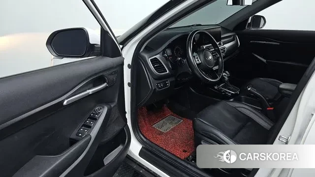 Kia Seltos 2021 Белый из Кореи, фото 2