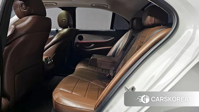 Mercedes-Benz E-Class W213 2019 Черный из Кореи, фото 2