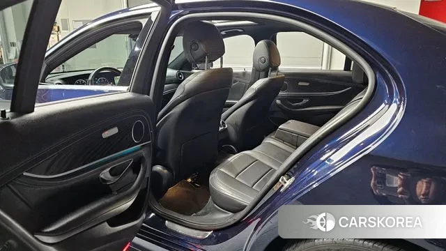 Mercedes-Benz E-Class W213 2021 Синий из Кореи, фото 2