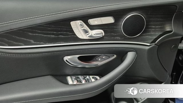 Mercedes-Benz E-Class W213 2021 Синий из Кореи, фото 2