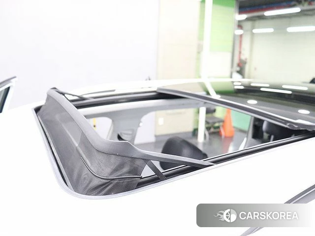 Volkswagen Tiguan Allspace 2023 Жемчужный цвет из Кореи, фото 2