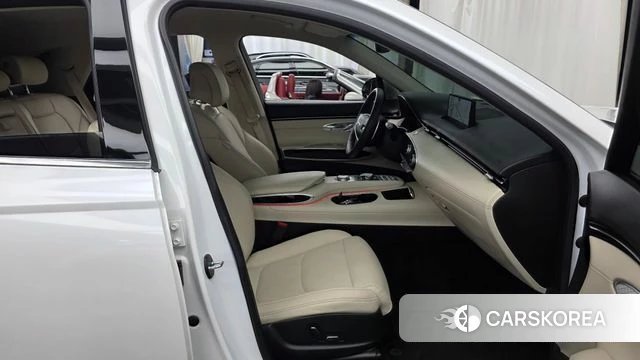 Genesis GV70 2023 Белый из Кореи, фото 2