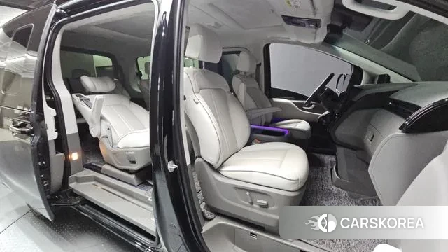 Hyundai Staria 2023 Черный из Кореи, фото 2