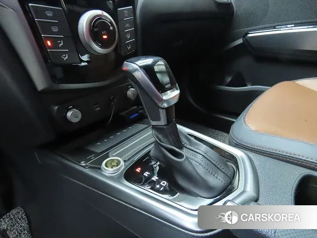 Ssangyong Tivoli Armor 2019 Жемчужный цвет из Кореи, фото 2