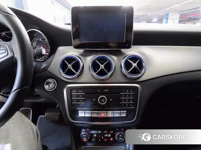 Mercedes-Benz GLA-Class X156 2018 Белый из Кореи, фото 2