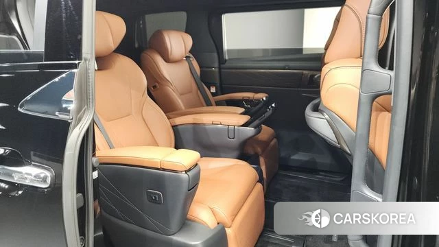 Toyota Alphard 4th Generation 2024 Черный из Кореи, фото 2