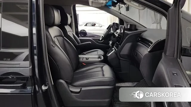 Hyundai Staria 2021 Черный из Кореи, фото 2