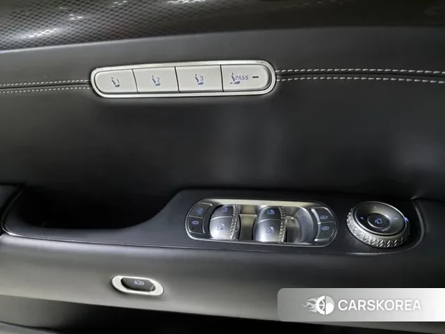 Genesis G90 (RS4) 2022 Черный из Кореи, фото 2