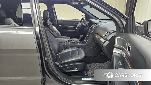 Ford Explorer 2018 Серый из Кореи, фото 2