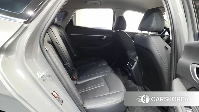 Hyundai Sonata (DN8) 2021 Серебристо-серый из Кореи, фото 2