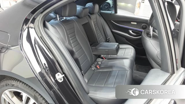 Mercedes-Benz E-Class W213 2023 Черный из Кореи, фото 2