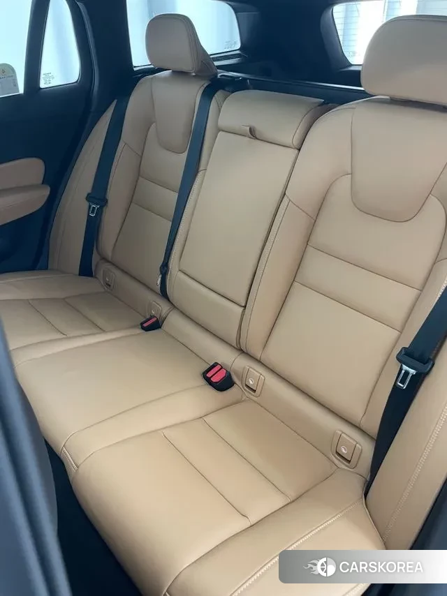 Volvo V60 Cross-Country 2nd Generation 2025 Белый из Кореи, фото 2