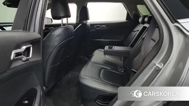 Kia Sportage 5th Generation Hybrid 2022 Серебристо-серый из Кореи, фото 2