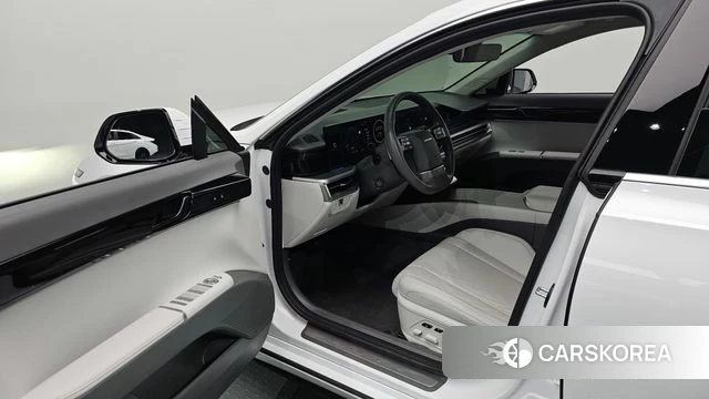 Hyundai Grandeur Hybrid (GN7) 2024 Белый из Кореи, фото 2