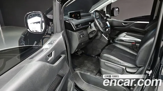 Hyundai Staria 2023 Черный из Кореи, фото 2