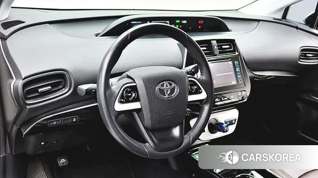 Toyota Prius 4th Generation 2018 Белый из Кореи, фото 2