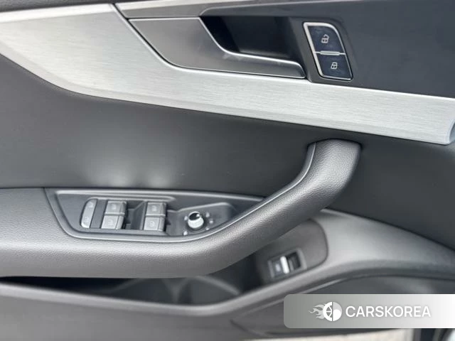 Audi A4L 2025 Темно-серый из Китая, фото 2