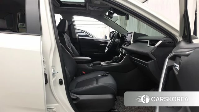 Toyota RAV4 5th Generation 2021 Белый из Кореи, фото 2