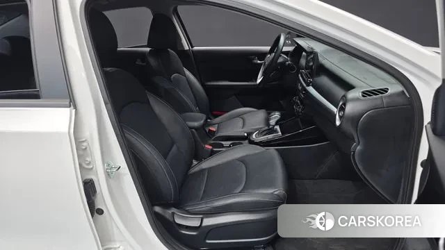 Kia The New K3 2nd generation 2022 Белый из Кореи, фото 2