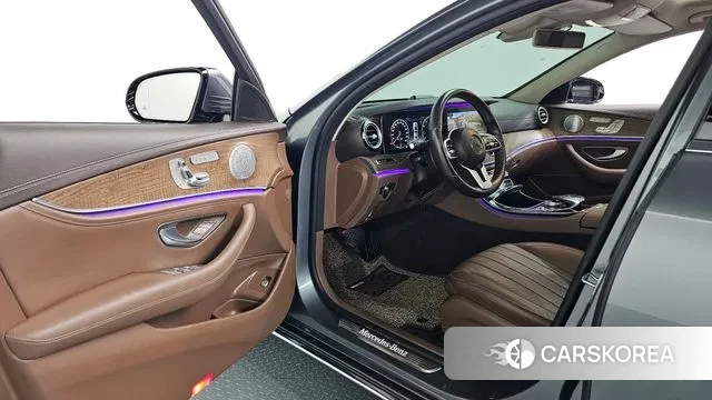 Mercedes-Benz E-Class W213 2020 Серый из Кореи, фото 2