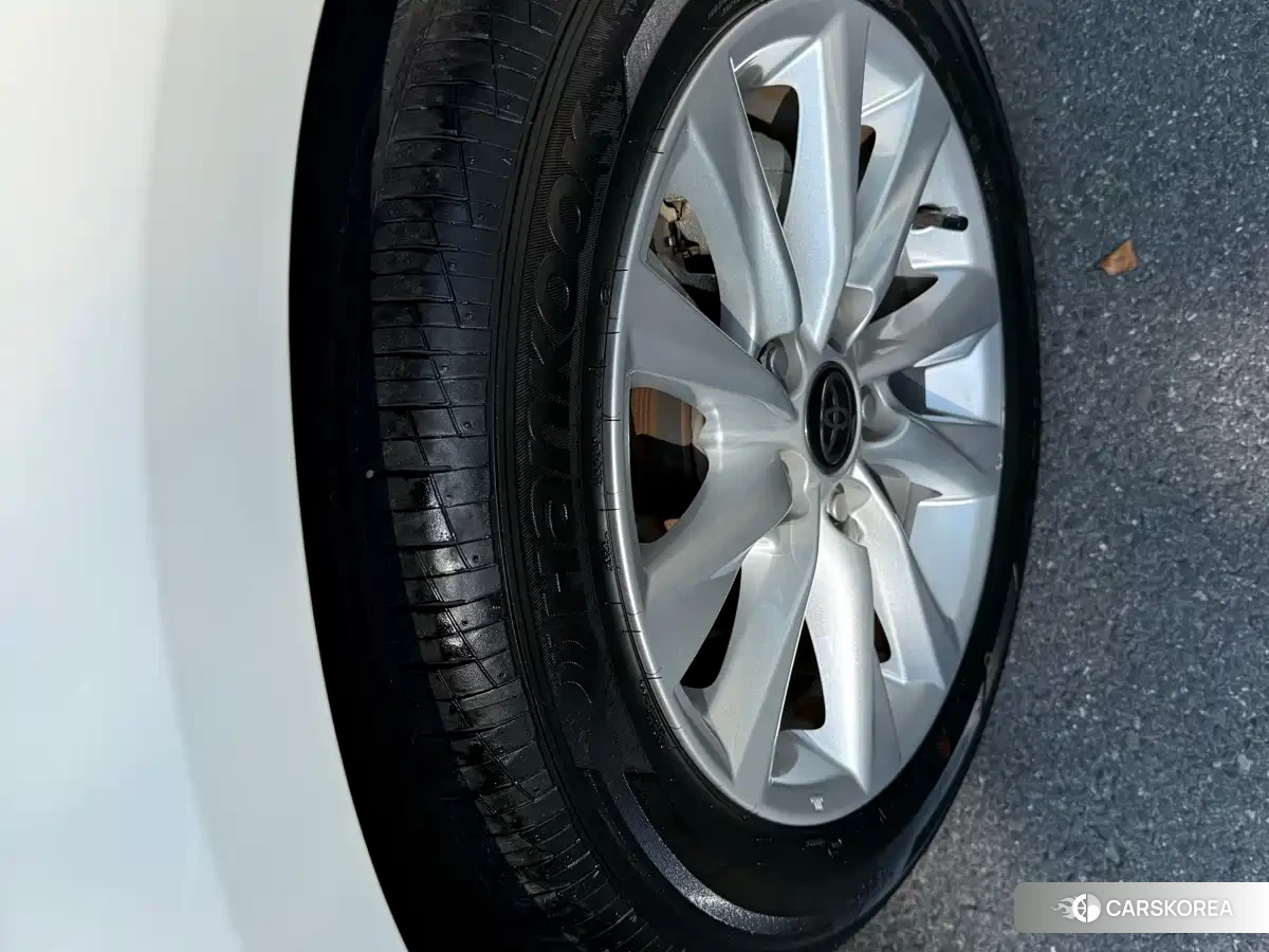 Toyota Corolla 2024 Белый из Китая, фото 2