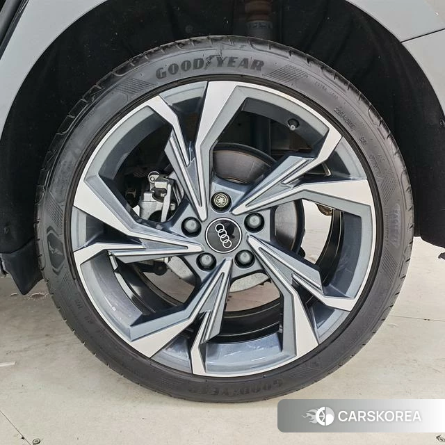 Audi A3 2023 Темно-серый из Китая, фото 2
