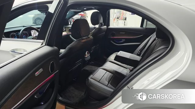 Mercedes-Benz E-Class W213 2021 Белый из Кореи, фото 2