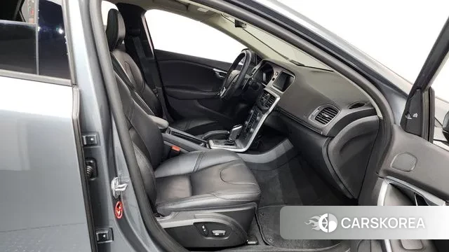 Volvo V40 2018 Серый из Кореи, фото 2