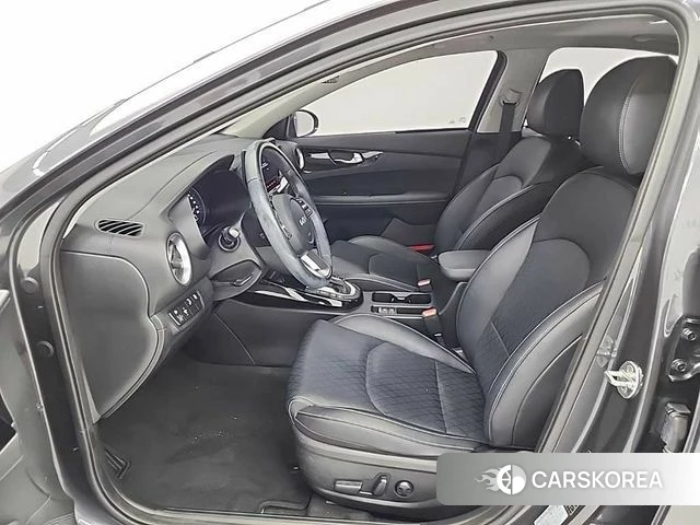 Kia The New K3 2nd generation 2021 Серый из Кореи, фото 2