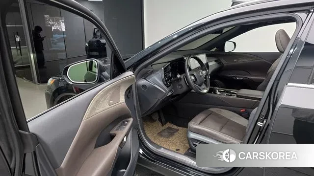 Lexus RX350h 5th generation 2024 Черный из Кореи, фото 2