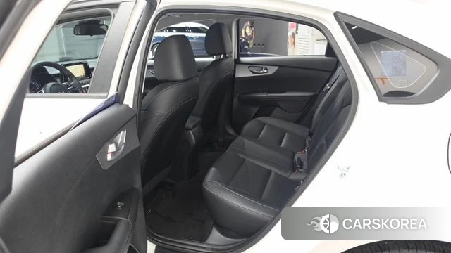Kia The New K3 2nd generation 2022 Белый из Кореи, фото 2