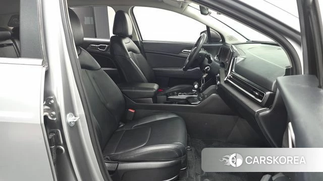 Kia Sportage 5th Generation 2022 Серебряный из Кореи, фото 2