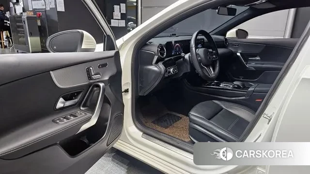 Mercedes-Benz A-Class W177 2020 Белый из Кореи, фото 2