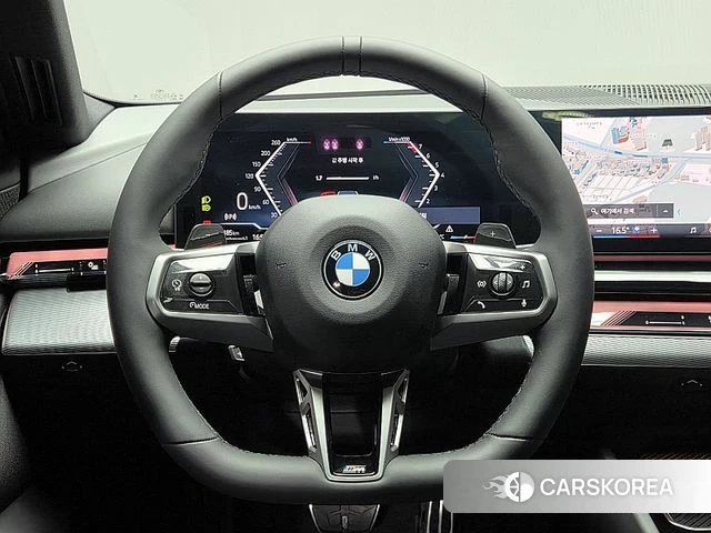 BMW 5 Series (G60) 2025 Белый из Кореи, фото 2