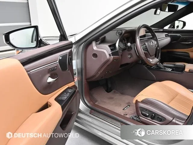 Lexus ES300h 7th generation 2021 Серебристо-серый из Кореи, фото 2