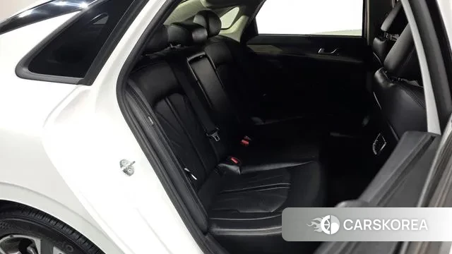 Kia K5 3rd generation 2023 Белый из Кореи, фото 2