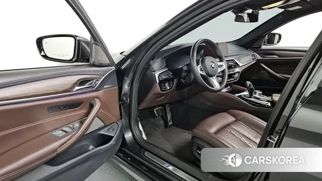 BMW 5 Series (G30) 2020 Серый из Кореи, фото 2