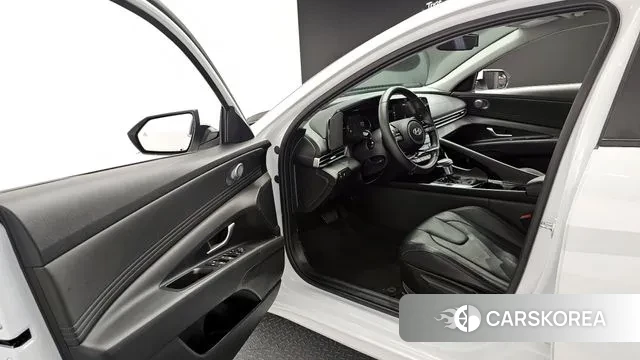 Hyundai The New Avante (CN7) 2024 Белый из Кореи, фото 2