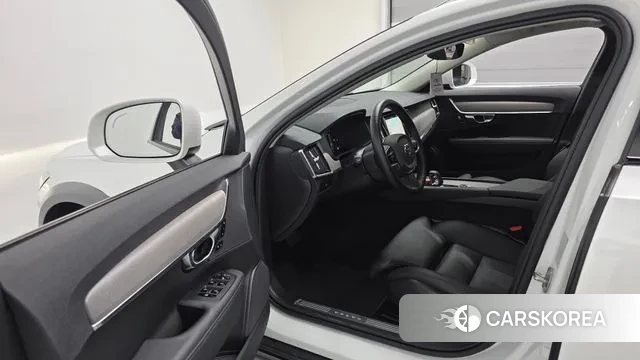 Volvo V90 Cross-Country 2025 Белый из Кореи, фото 2