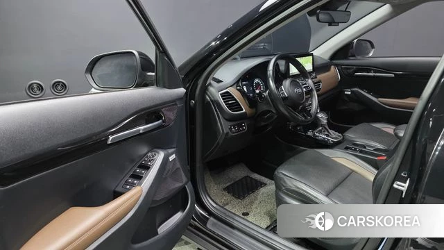 Kia Seltos 2021 Черный из Кореи, фото 2