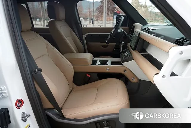 Land Rover Defender (L663) 2025 Белый из Кореи, фото 2