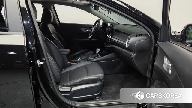 Kia The New K3 2nd generation 2022 Черный из Кореи, фото 2