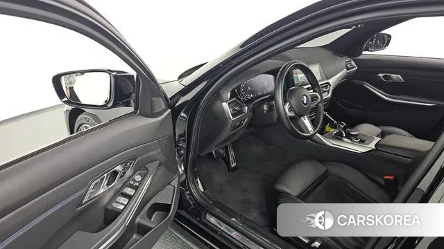 BMW 3 Series (G20) 2022 Черный из Кореи, фото 2