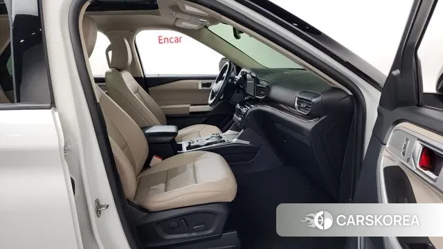 Ford Explorer 6th Generation 2021 Белый из Кореи, фото 2