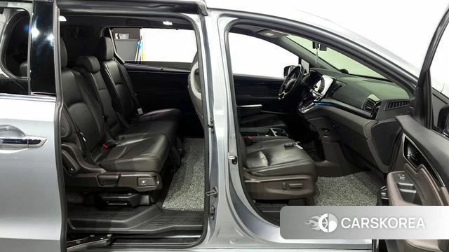 Honda Odyssey 2019 Серебряный из Кореи, фото 2