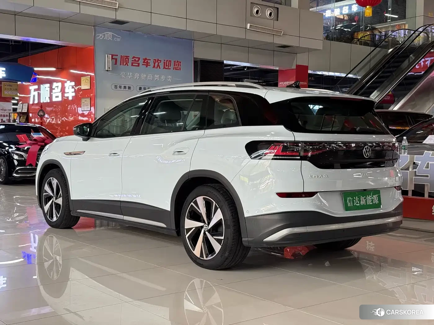 Volkswagen ID.6 X 2023 Белый из Китая, фото 2