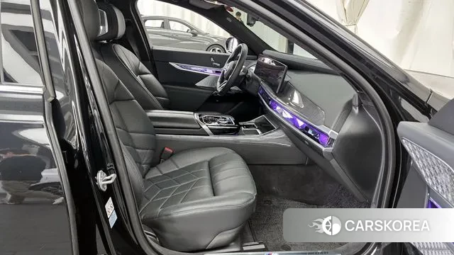 BMW i7 (G70) 2023 Черный из Кореи, фото 2